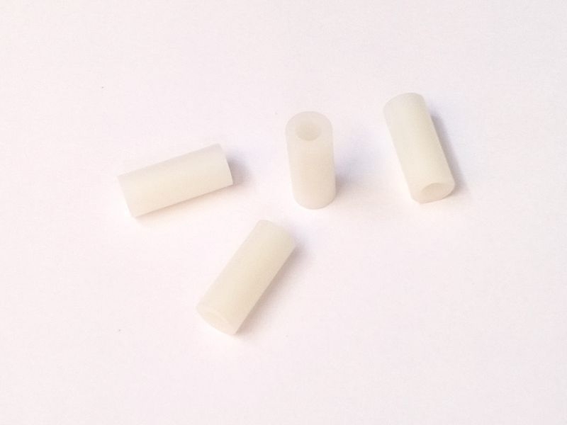 Tuleja dystansowa 6mm tworzywo